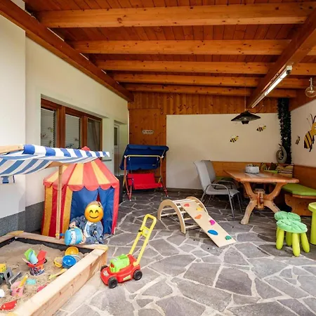 Bruneiden Apartment *